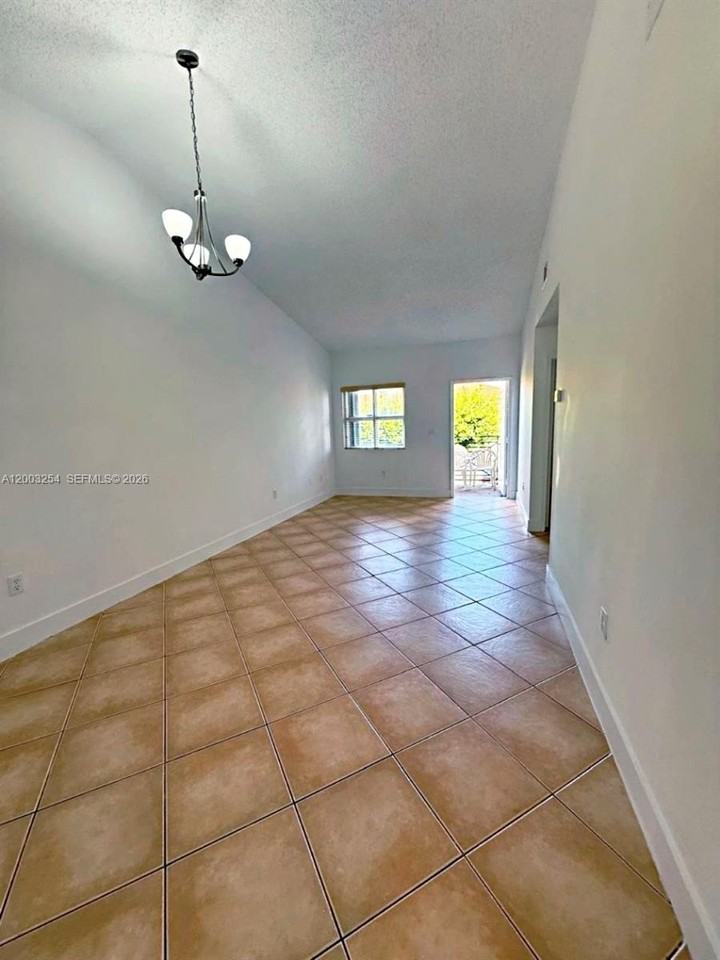 15490 Sw 134th Pl - Photo 6 of 8