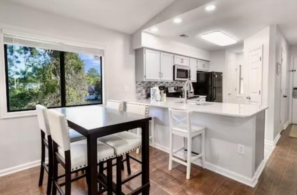 4109 Pinehurst Cir - Photo 3 of 17