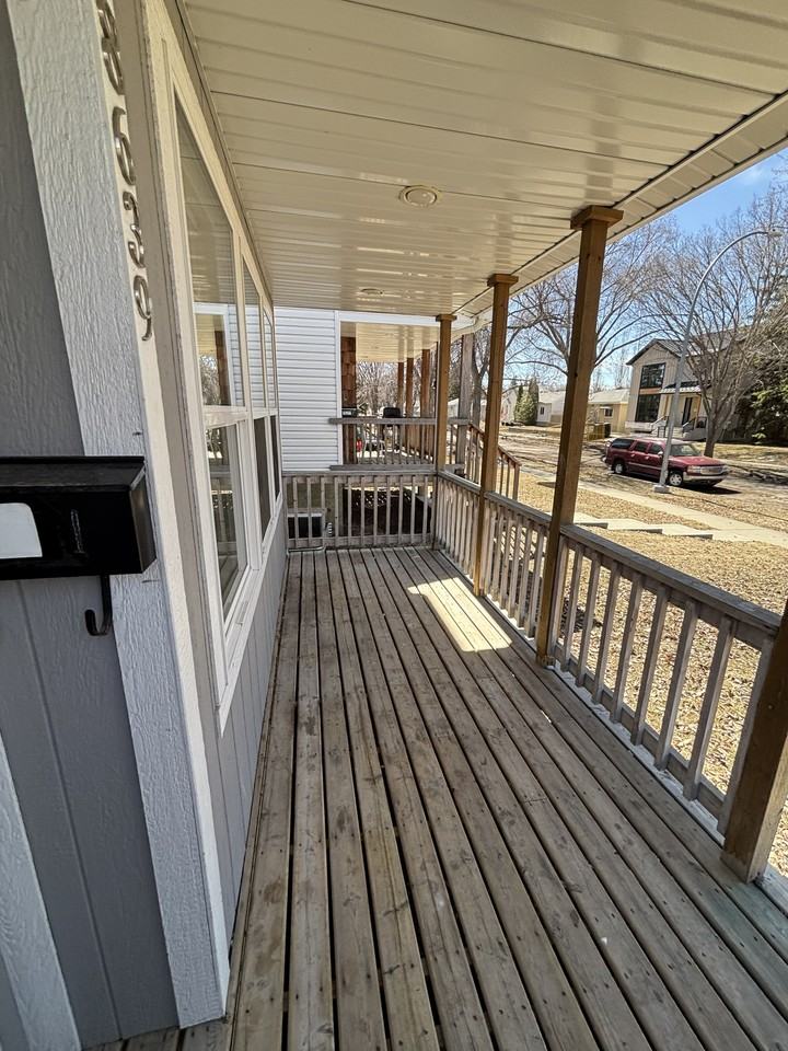 8639 8639 80 Street NW - 8639 Main #8639MAIN - Photo 2 of 10