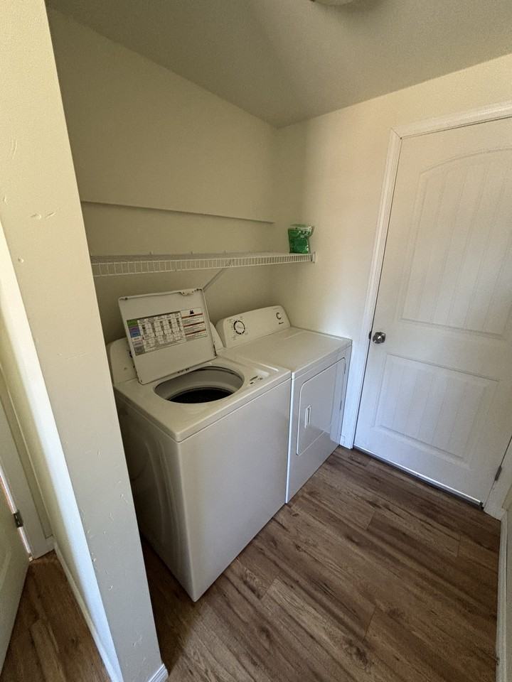 8639 8639 80 Street NW - 8639 Main #8639MAIN - Photo 6 of 10