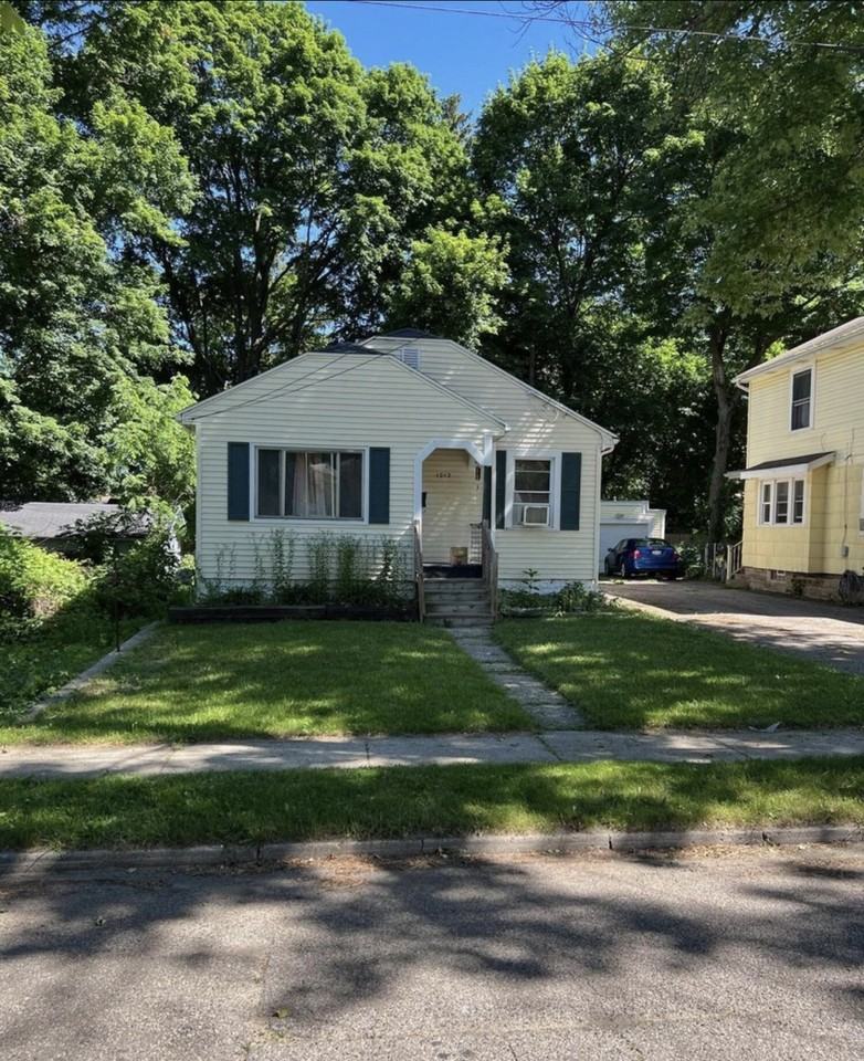 1012 Greenwood Ave #1 - Photo 2 of 32