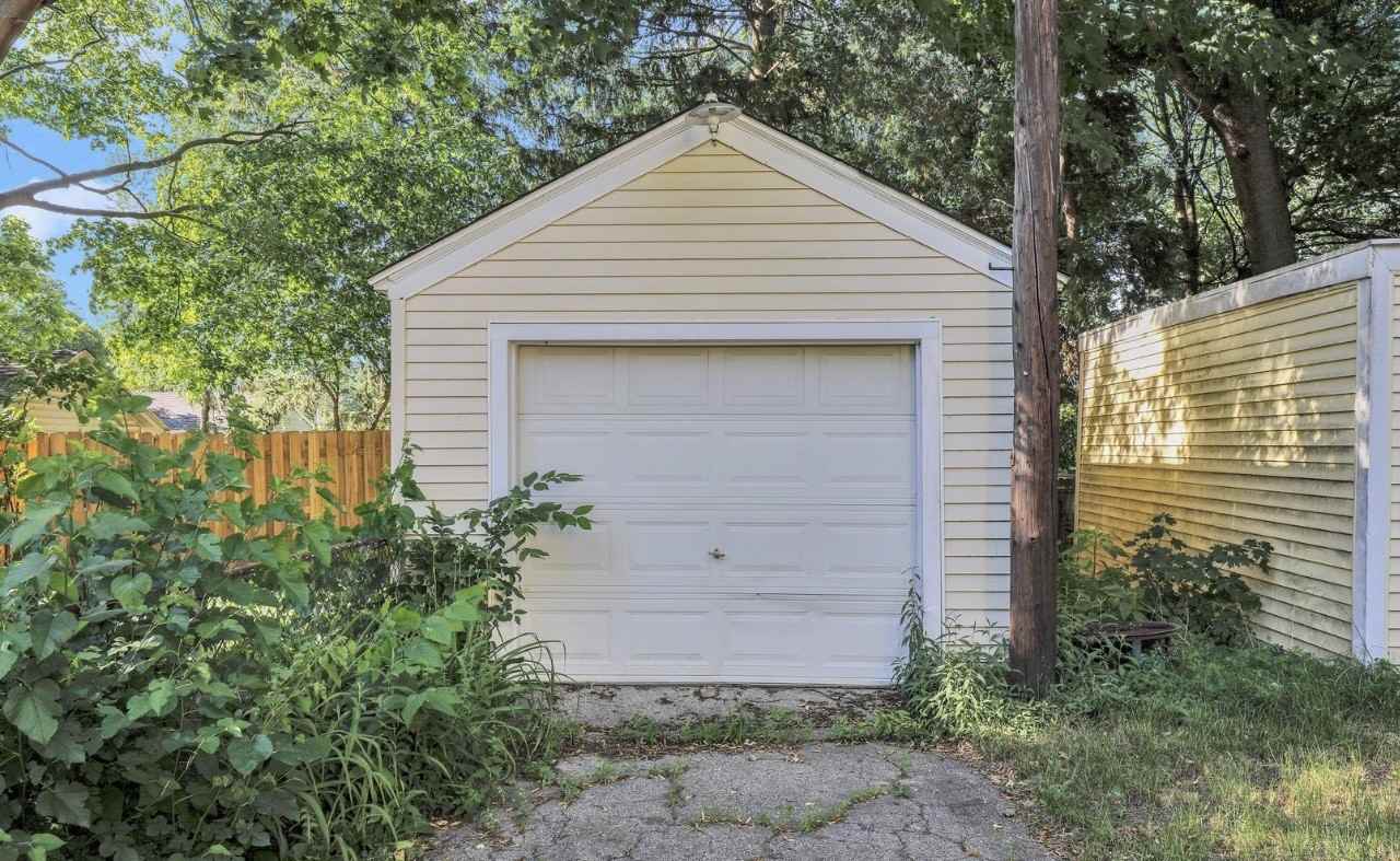 1012 Greenwood Ave #1 - Photo 6 of 32