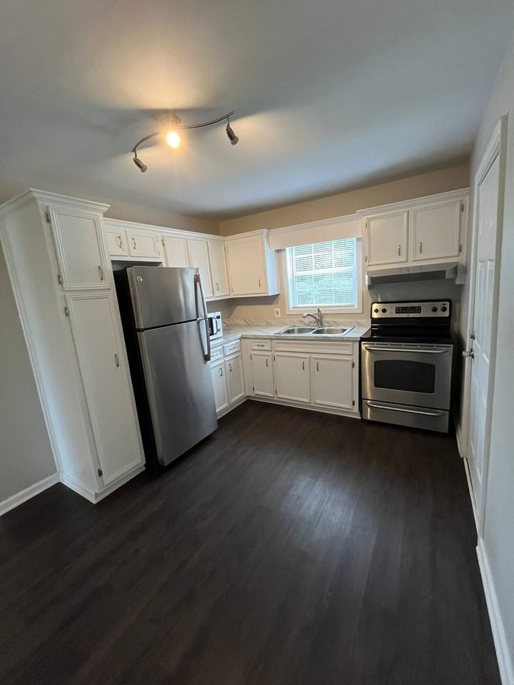 314 Snowden Dr #1 - Photo 3 of 11