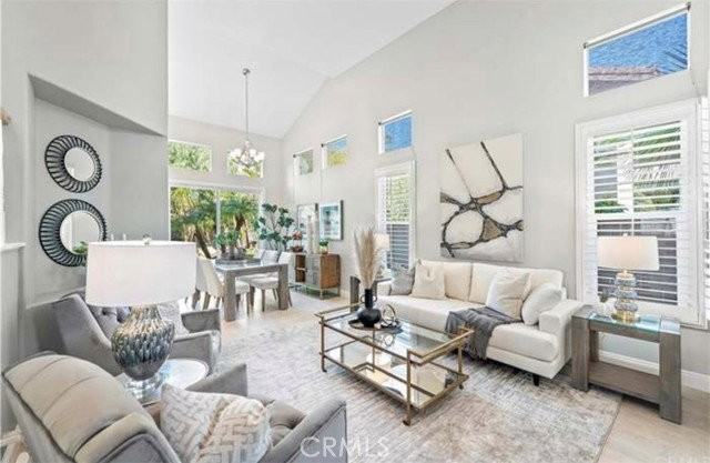 62 La Perla - Photo 2 of 8