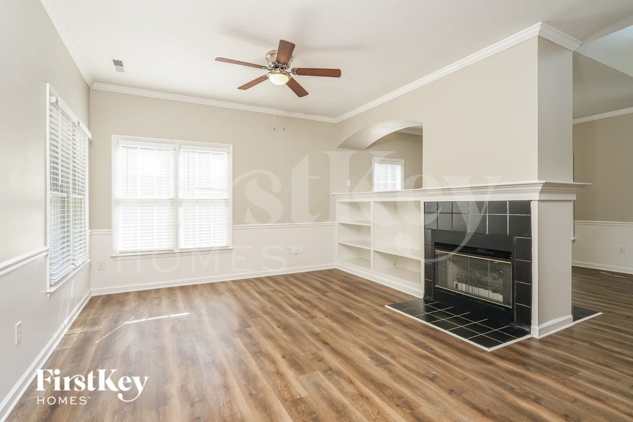 5325 Gyddie Dr - Photo 3 of 19