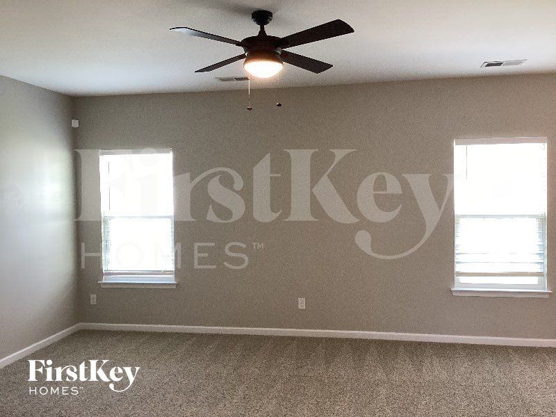 2816 Bluestem Ln - Photo 2 of 10