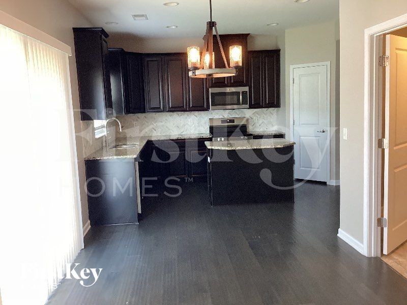 2816 Bluestem Ln - Photo 4 of 10
