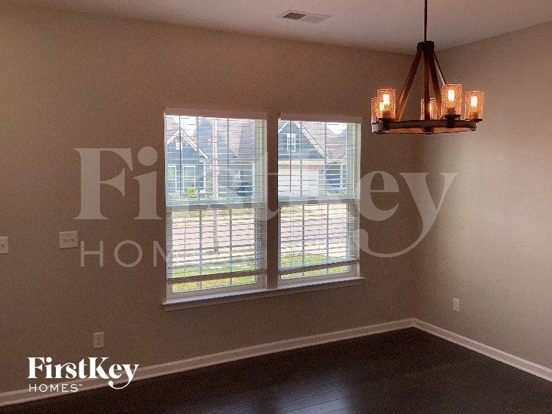 2816 Bluestem Ln - Photo 5 of 10
