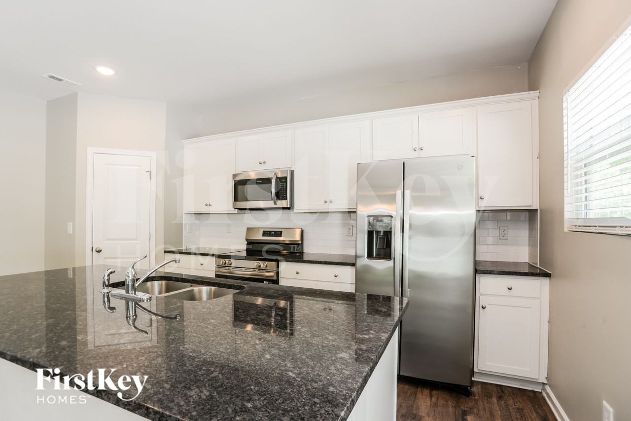 5615 Cobblestone Glen Dr - Photo 5 of 19