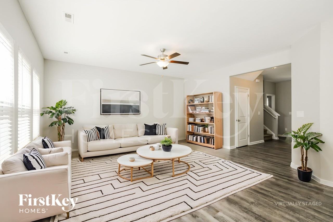 9628 Hamel St - Photo 3 of 19