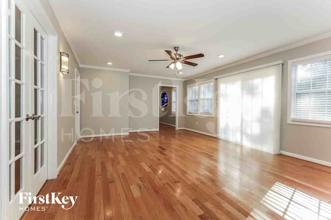 2067 Shillingwood Dr Nw - Photo 4 of 15