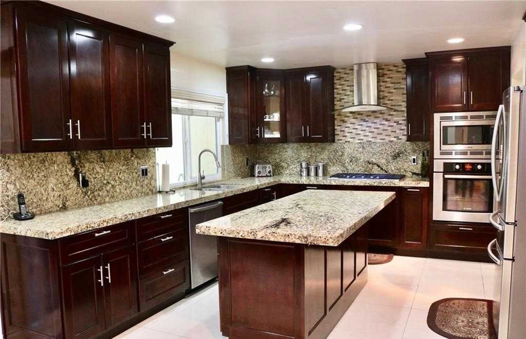 10638 Balcom Ave - Photo 3 of 8