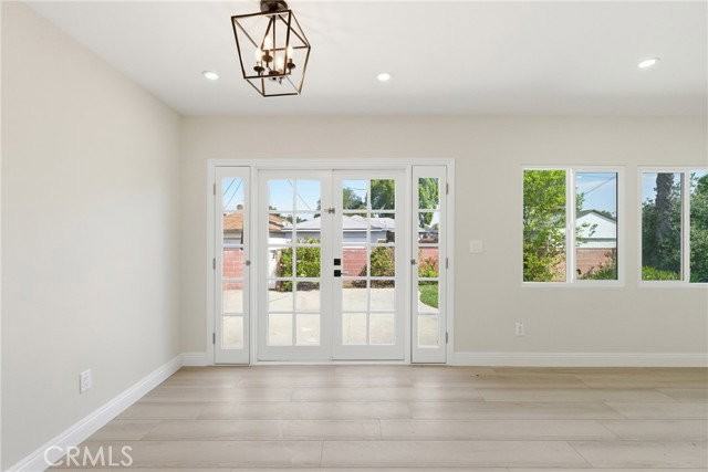 19649 Friar St - Photo 4 of 8