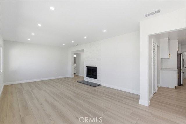 19649 Friar St - Photo 5 of 8