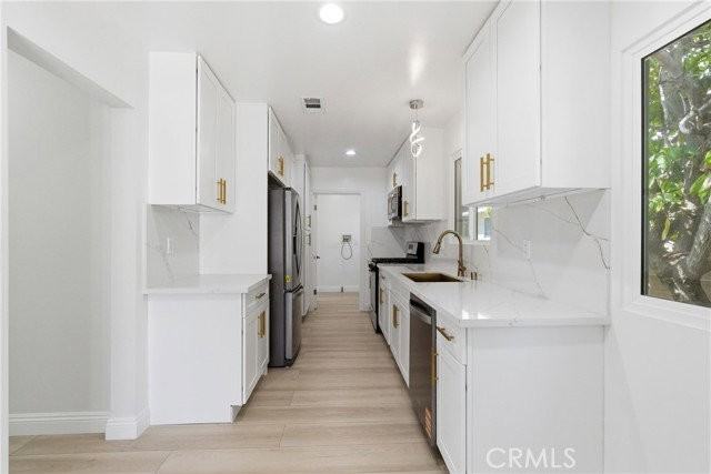 19649 Friar St - Photo 7 of 8