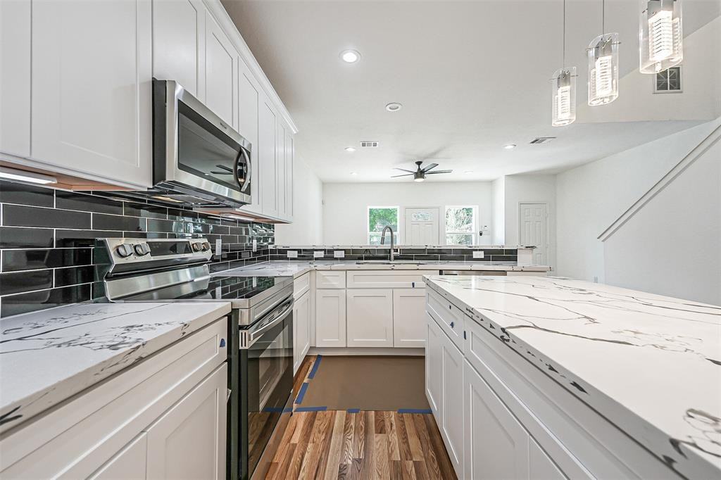 5317 Chennault Rd #B - Photo 3 of 8