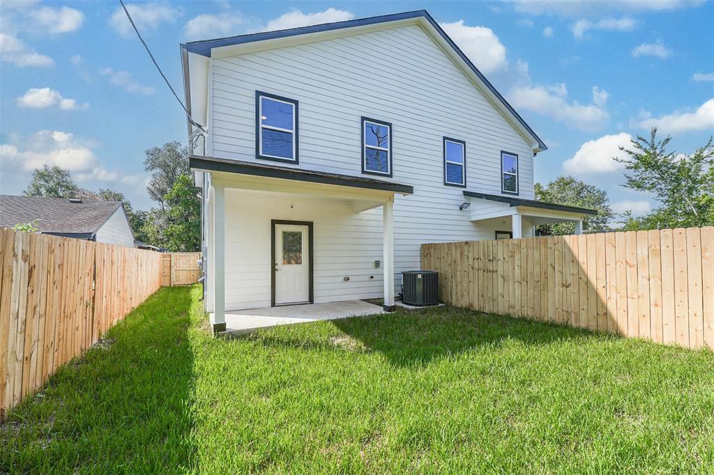 5317 Chennault Rd #B - Photo 7 of 8