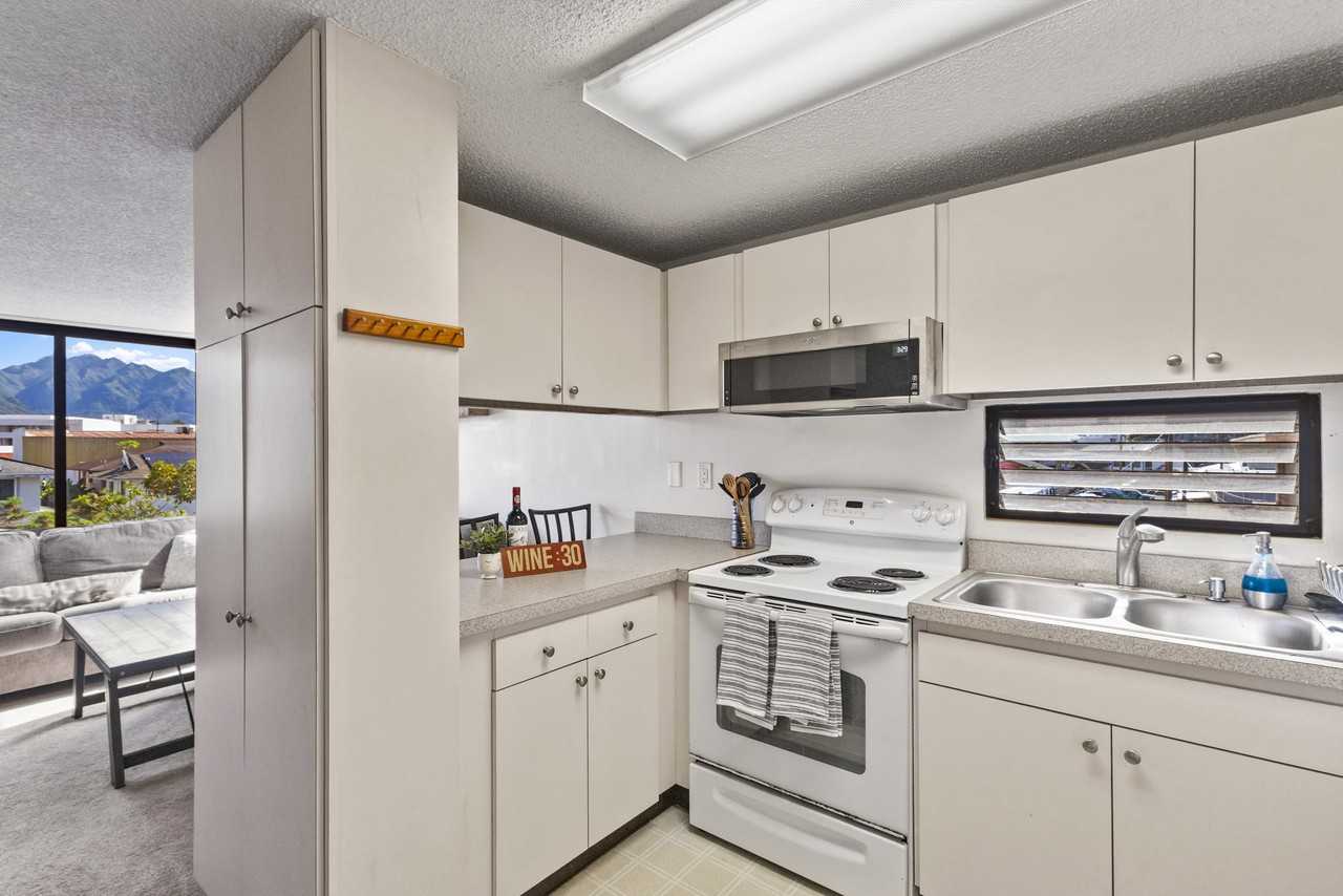 909 Coolidge St #301 - Photo 3 of 27