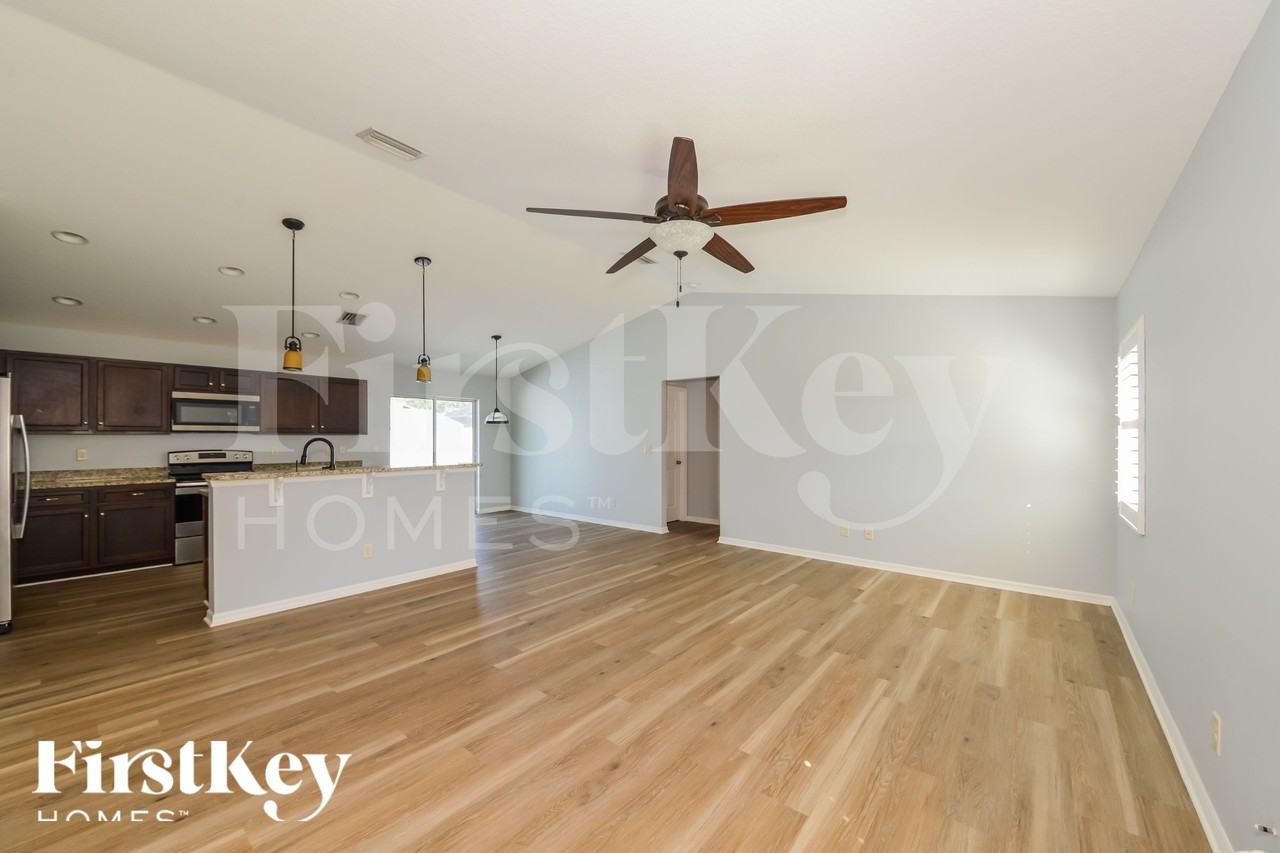 92 Stanford Rd - Photo 5 of 19