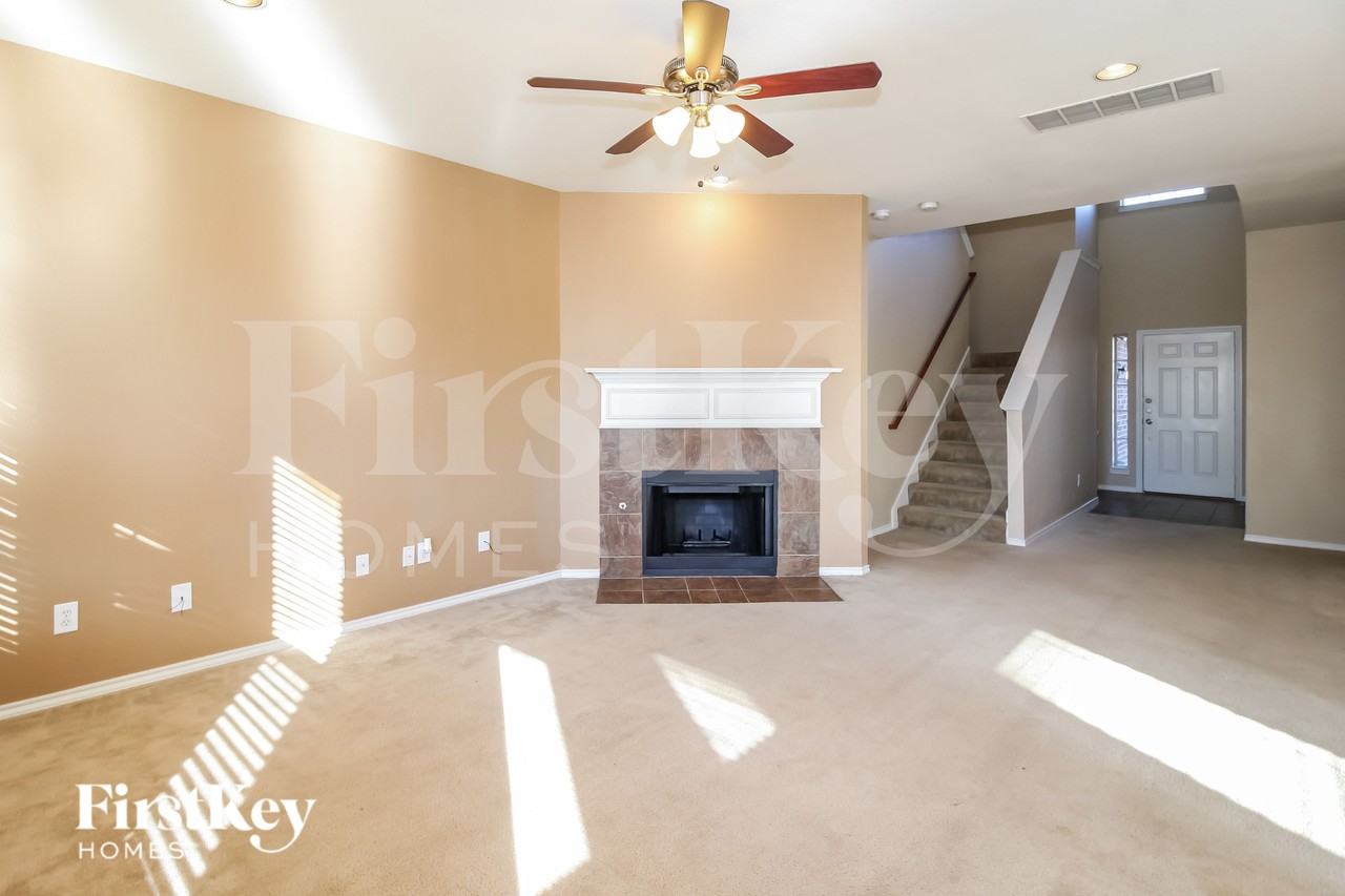 4532 Fir Dr - Photo 4 of 17