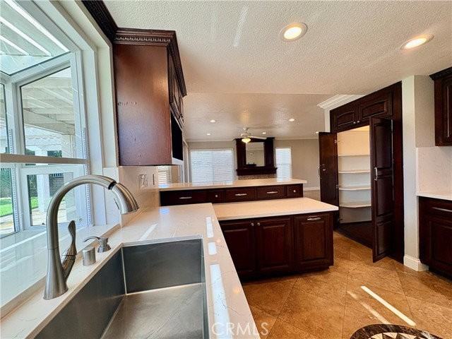 2207 S Autumn Ln - Photo 5 of 8