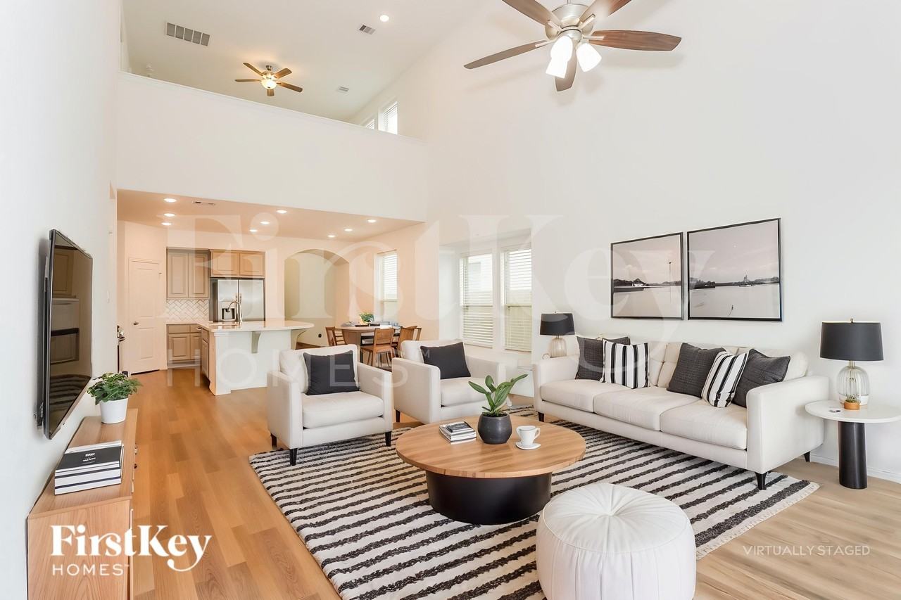 10539 Dolce Ln - Photo 4 of 18