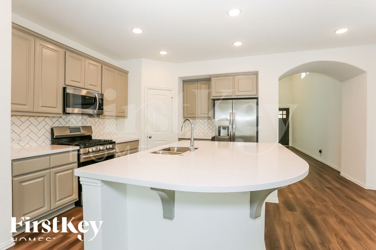 10539 Dolce Ln - Photo 7 of 18
