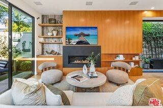 722 Marine St - Photo 7 of 8