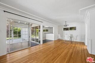 3262 Woodbine St - Photo 5 of 8