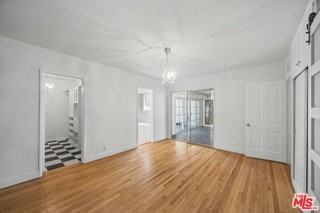 3262 Woodbine St - Photo 7 of 8