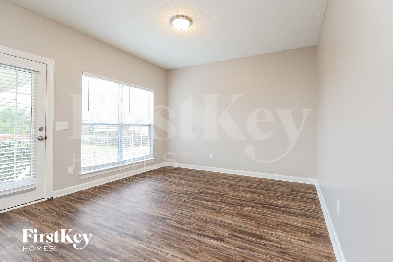 837 Manderlay Way - Photo 5 of 16