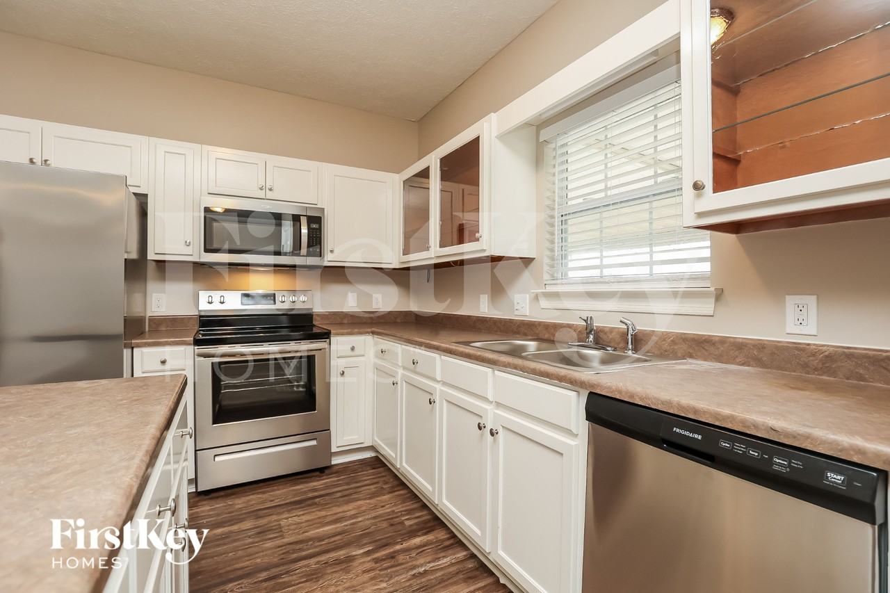 837 Manderlay Way - Photo 6 of 16