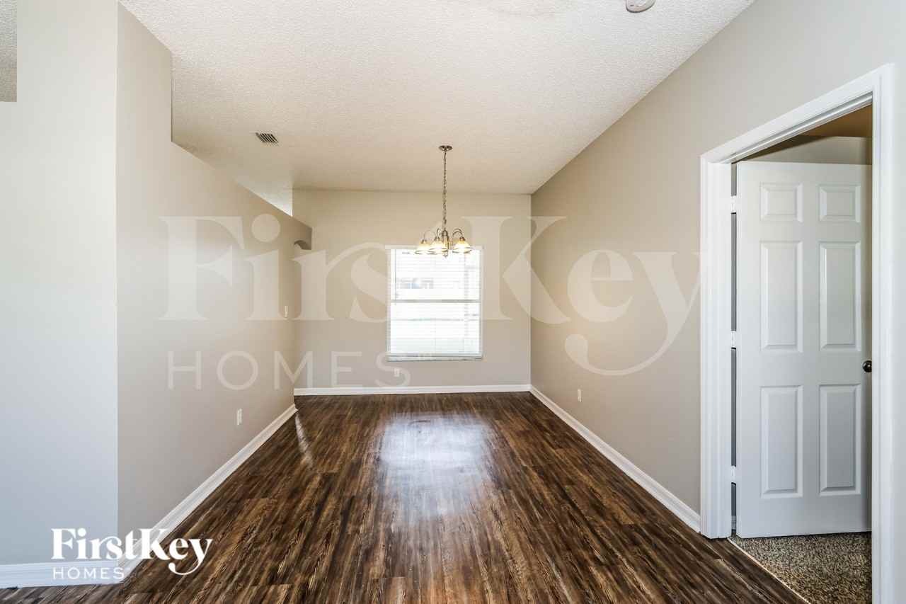 2242 Mantilla Ave Se - Photo 6 of 20