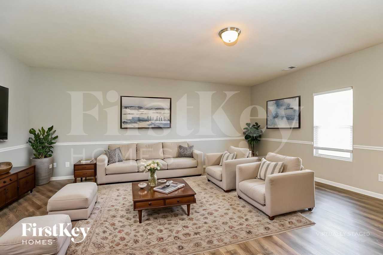 6032 Loy Ct - Photo 4 of 19