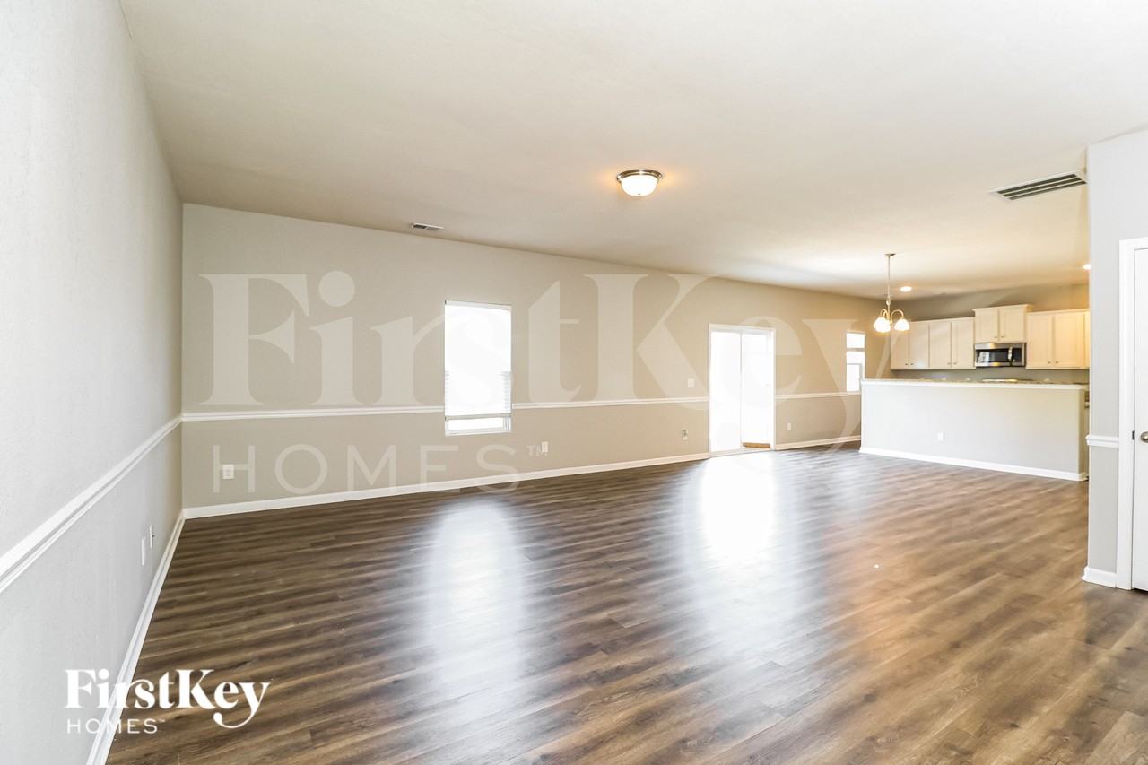 6032 Loy Ct - Photo 5 of 19