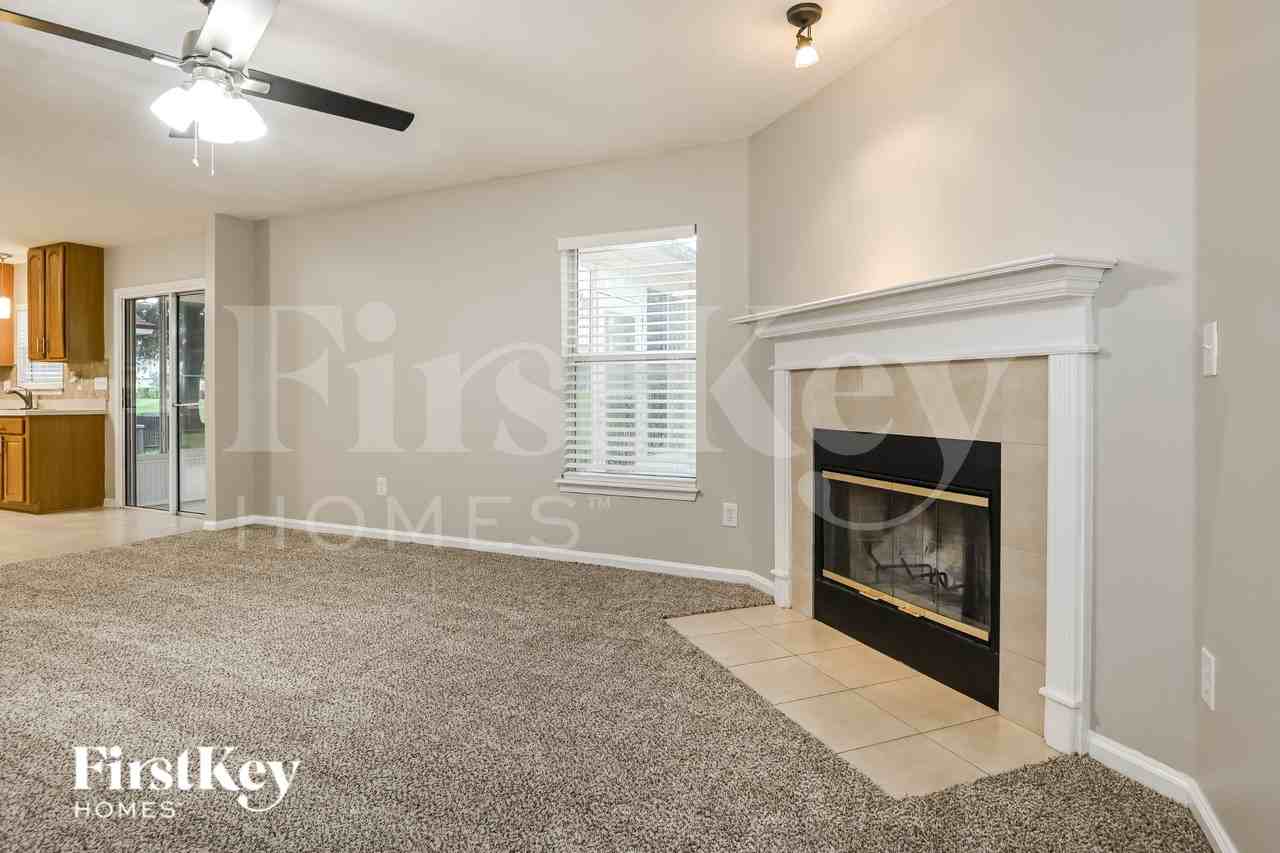 1814 Forest Creek Dr - Photo 4 of 16