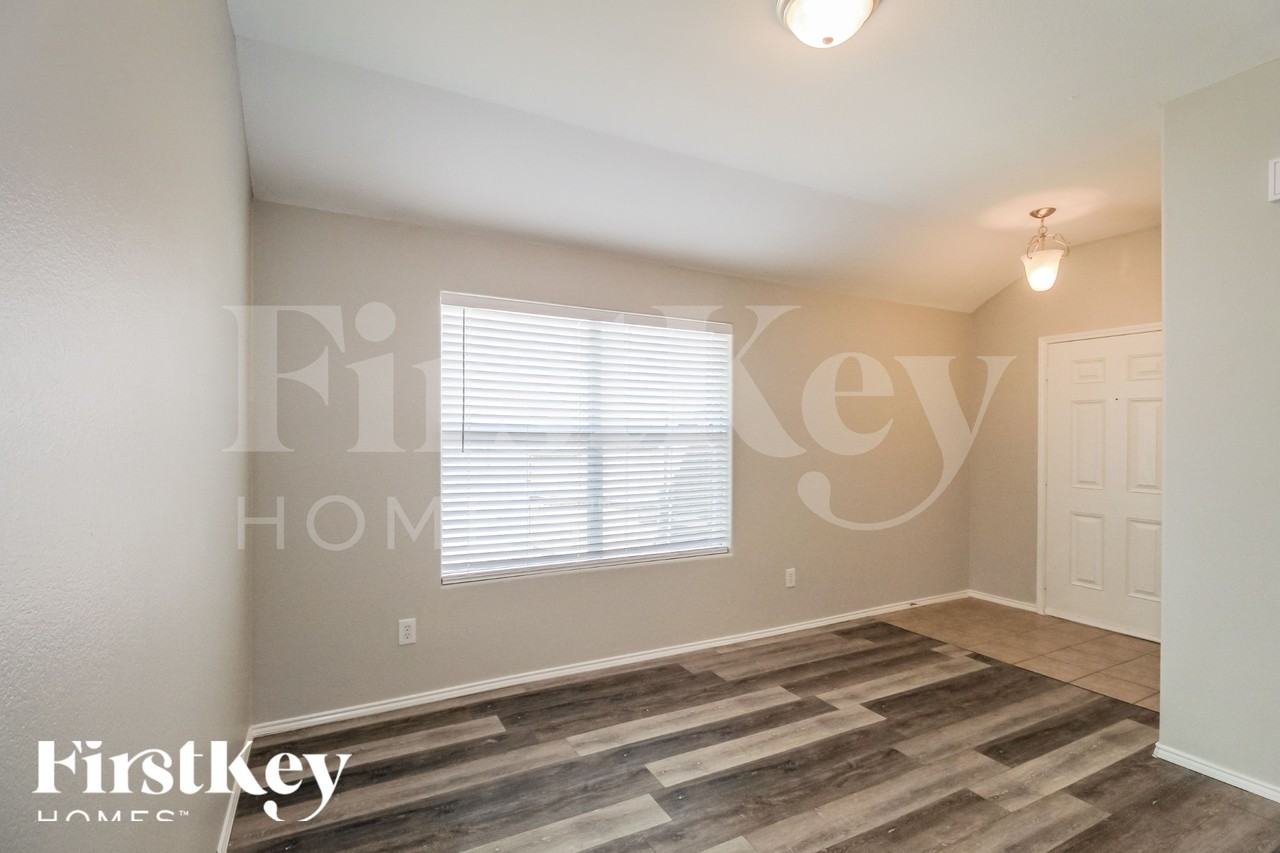 1450 Waldrop Dr - Photo 6 of 19