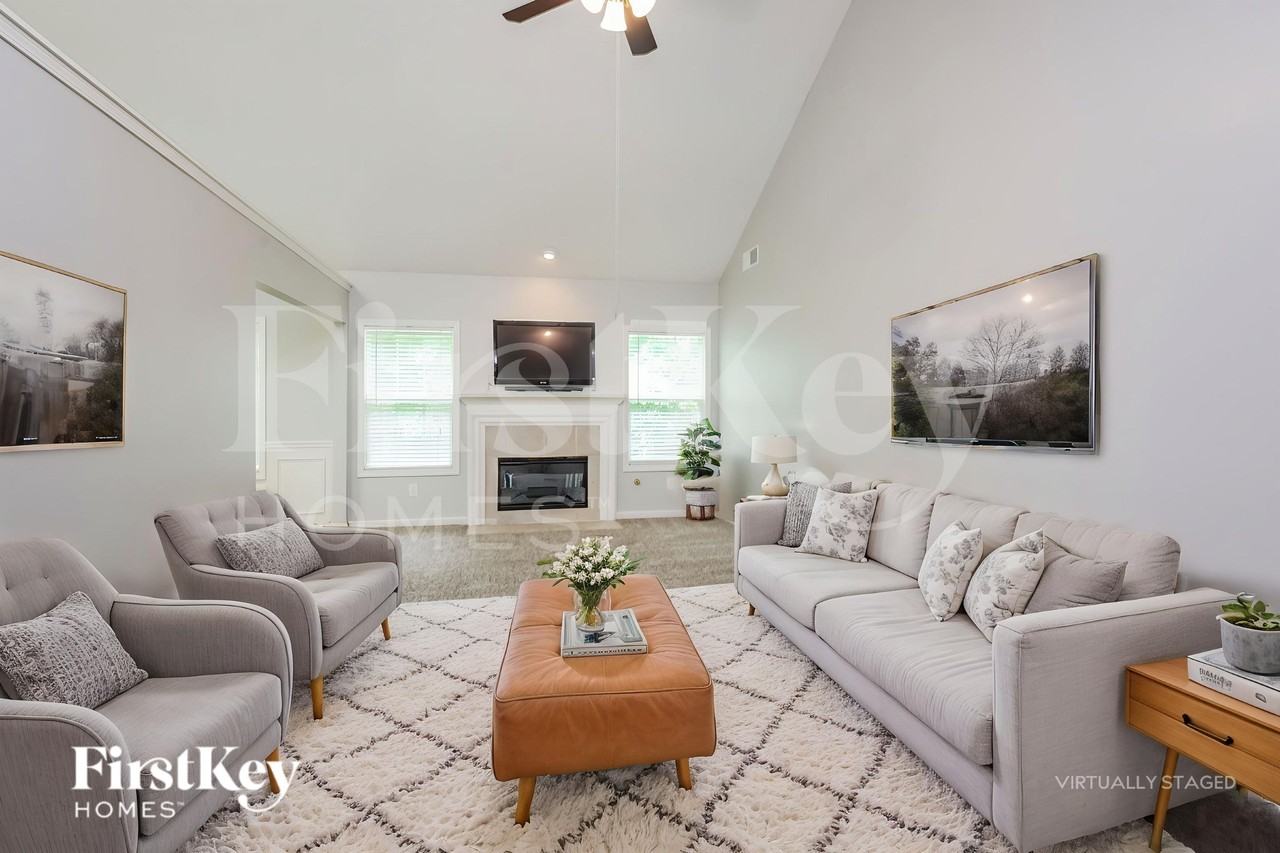 7336 Litany Ct - Photo 3 of 18