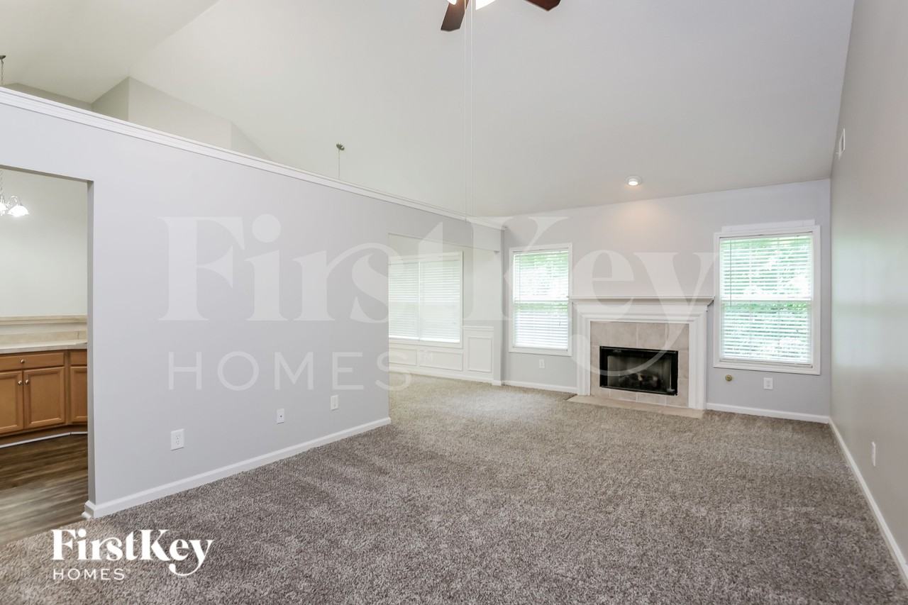 7336 Litany Ct - Photo 4 of 18