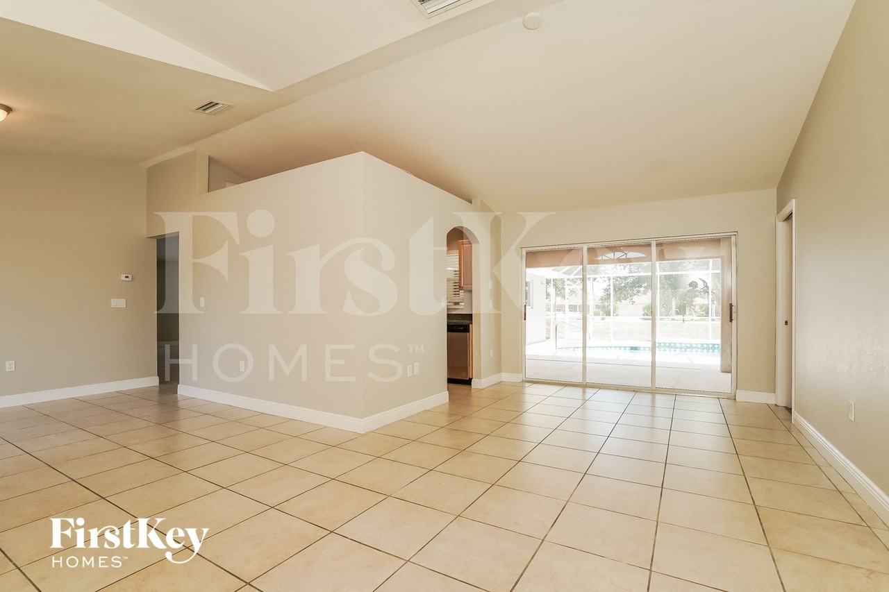 4129 Jacaranda Pkwy W - Photo 2 of 14