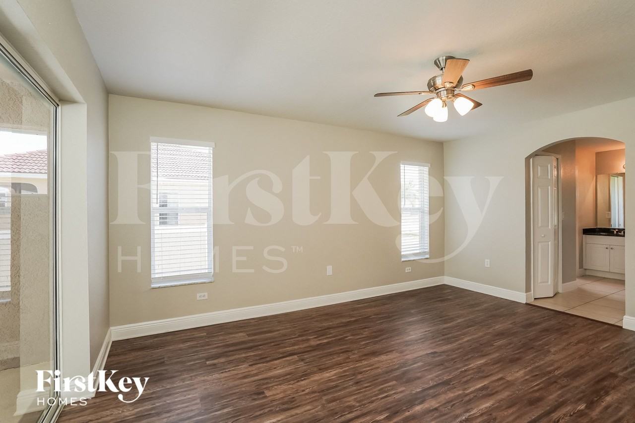 4129 Jacaranda Pkwy W - Photo 7 of 14