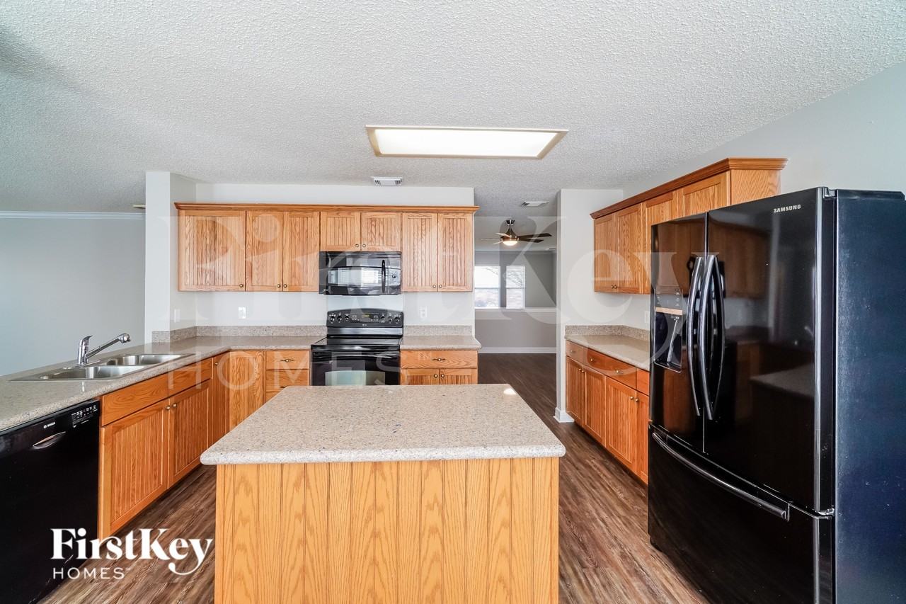 14219 N Hills Village Dr - Photo 6 of 17