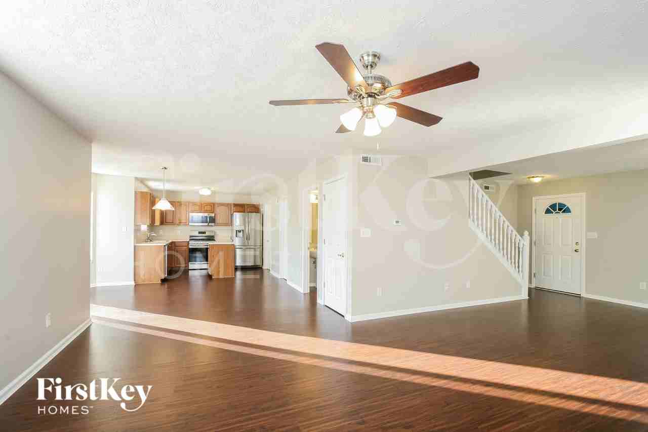 14982 Deer Trail Dr - Photo 3 of 18