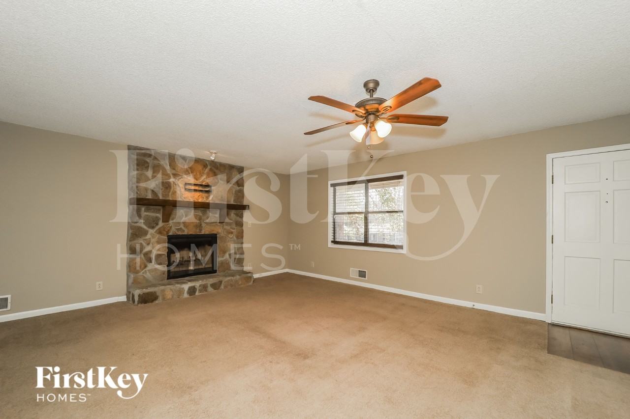 4430 Lost Mountain Dr - Photo 3 of 18