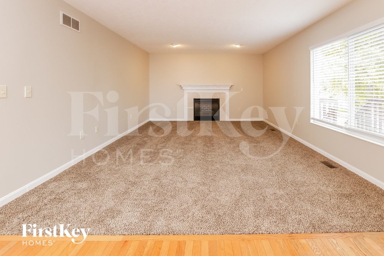 4599 Allison Ln - Photo 4 of 15