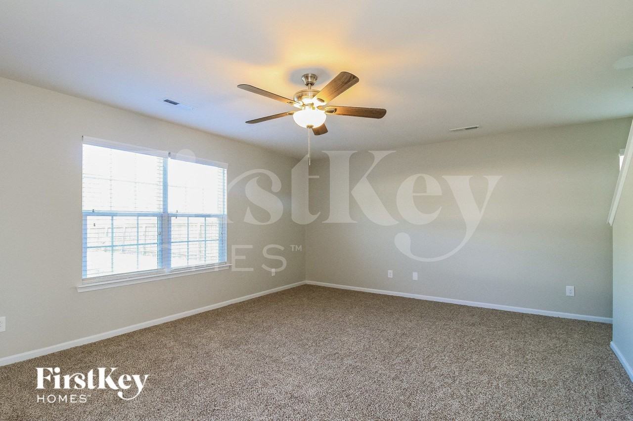 270 Mount Olivet Dr - Photo 3 of 15