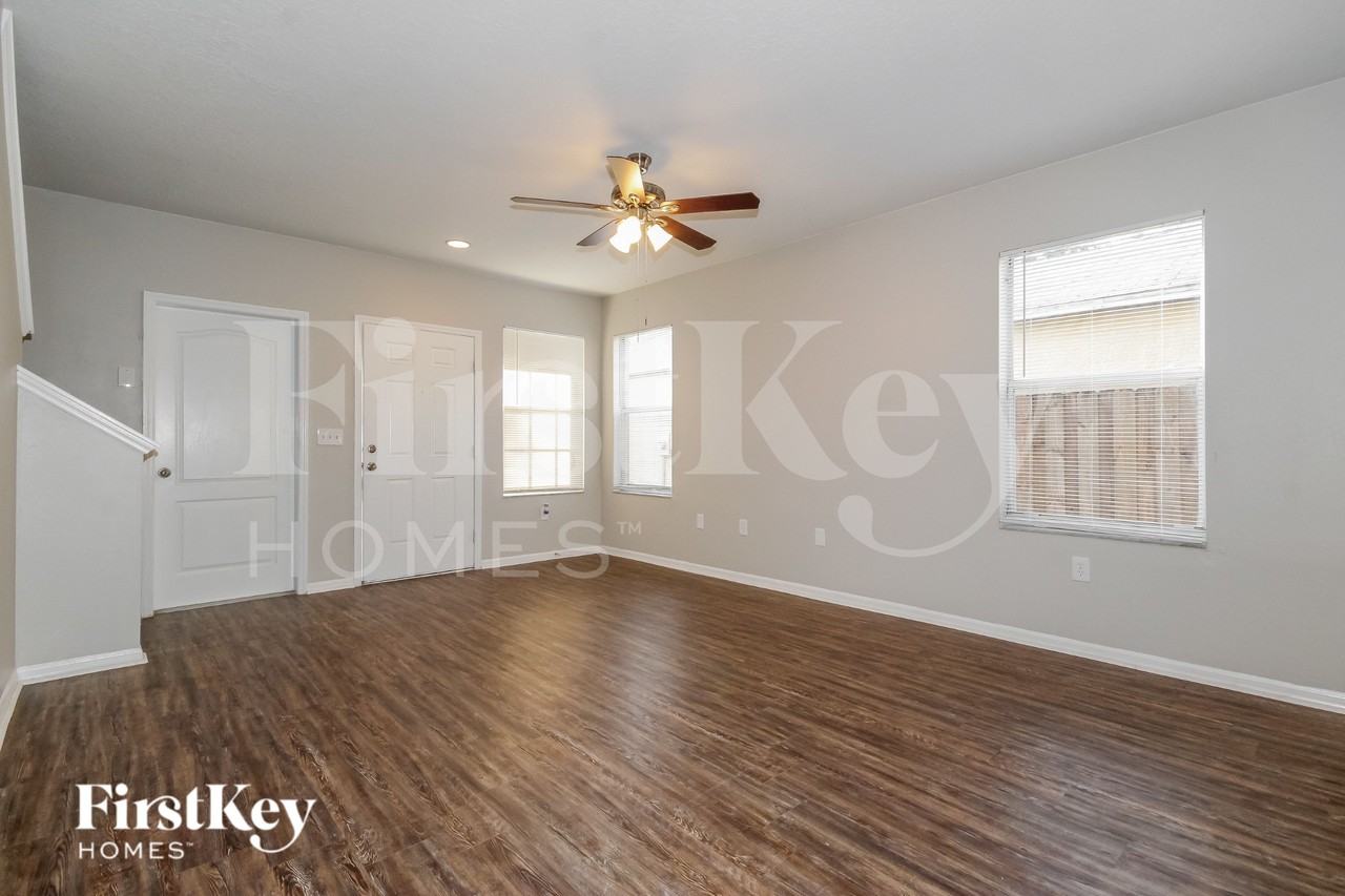 709 Periwinkle Pointe Pl - Photo 5 of 19