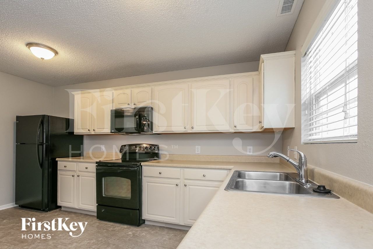 12127 Maize Dr - Photo 6 of 16