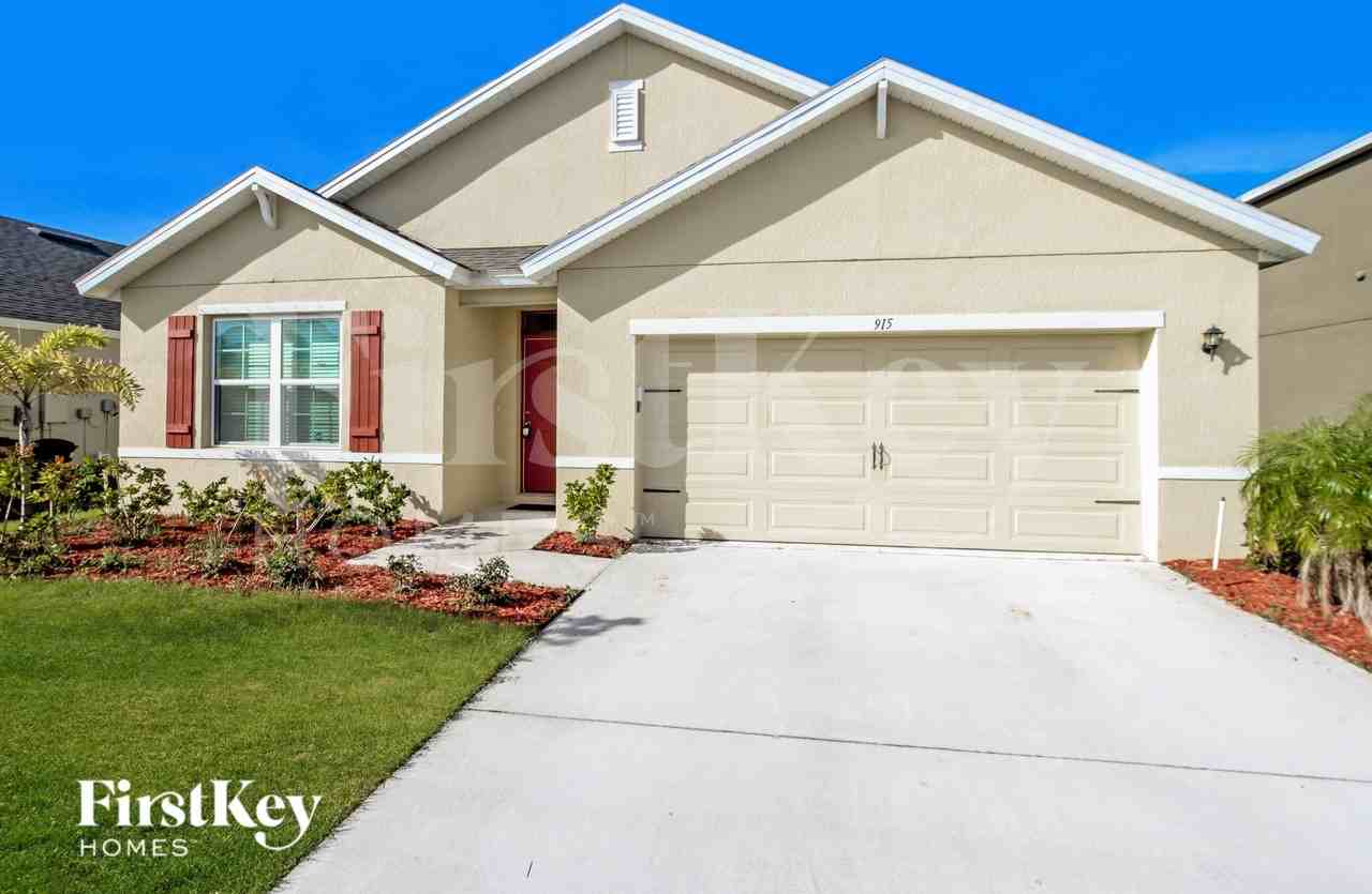 915 Newton Cir - Photo 3 of 16