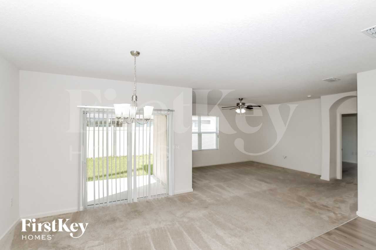 915 Newton Cir - Photo 5 of 16